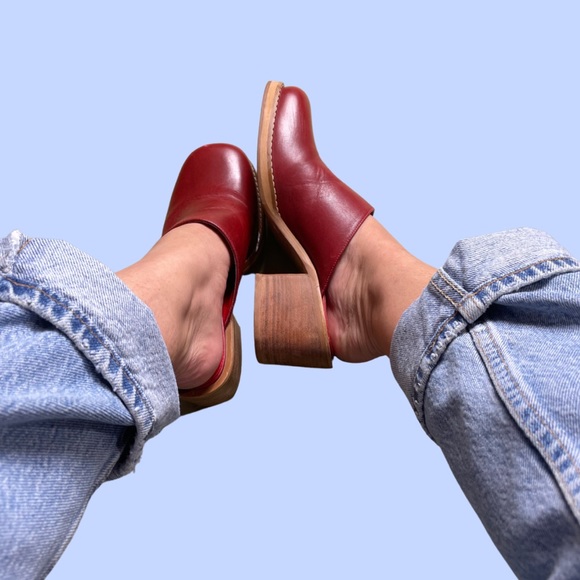 Chunky Red Leather Clogs - Picture 4 of 7